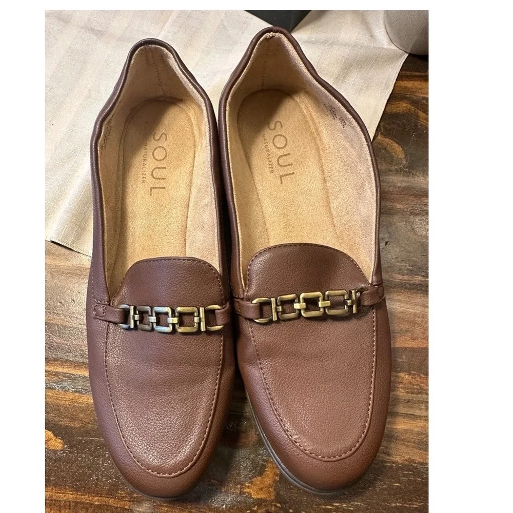 SOUL Naturalizer Lydia Loafers Brown Faux Leather Chain Detail Women's Size 9.5M